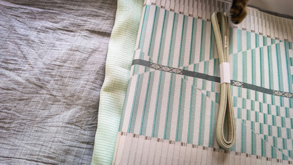 Grey kimono and white/turquoise obi